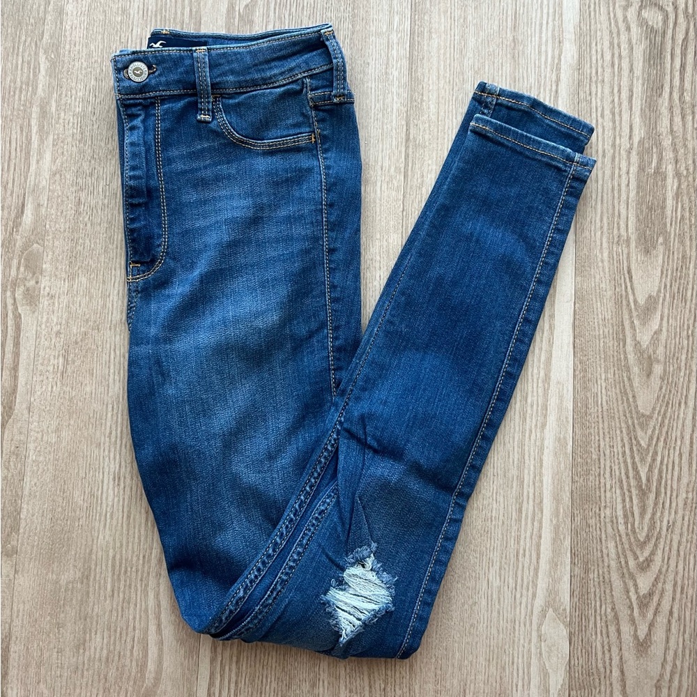 Hollister Ultra High-Rise Jean Legging Size 7 Long Inseam Ripped